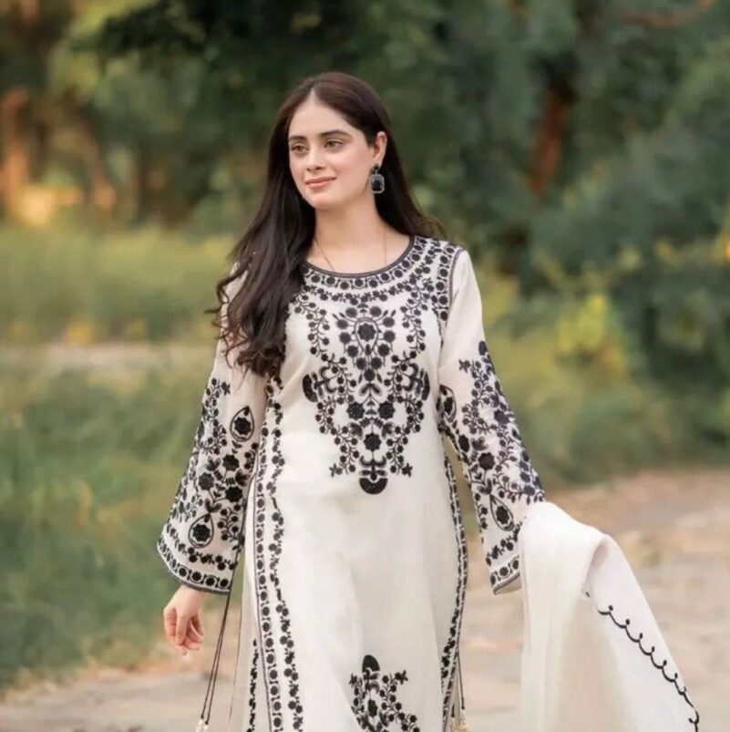 3 PC AGHA NOOR OMAL LUXURY COLLECTION